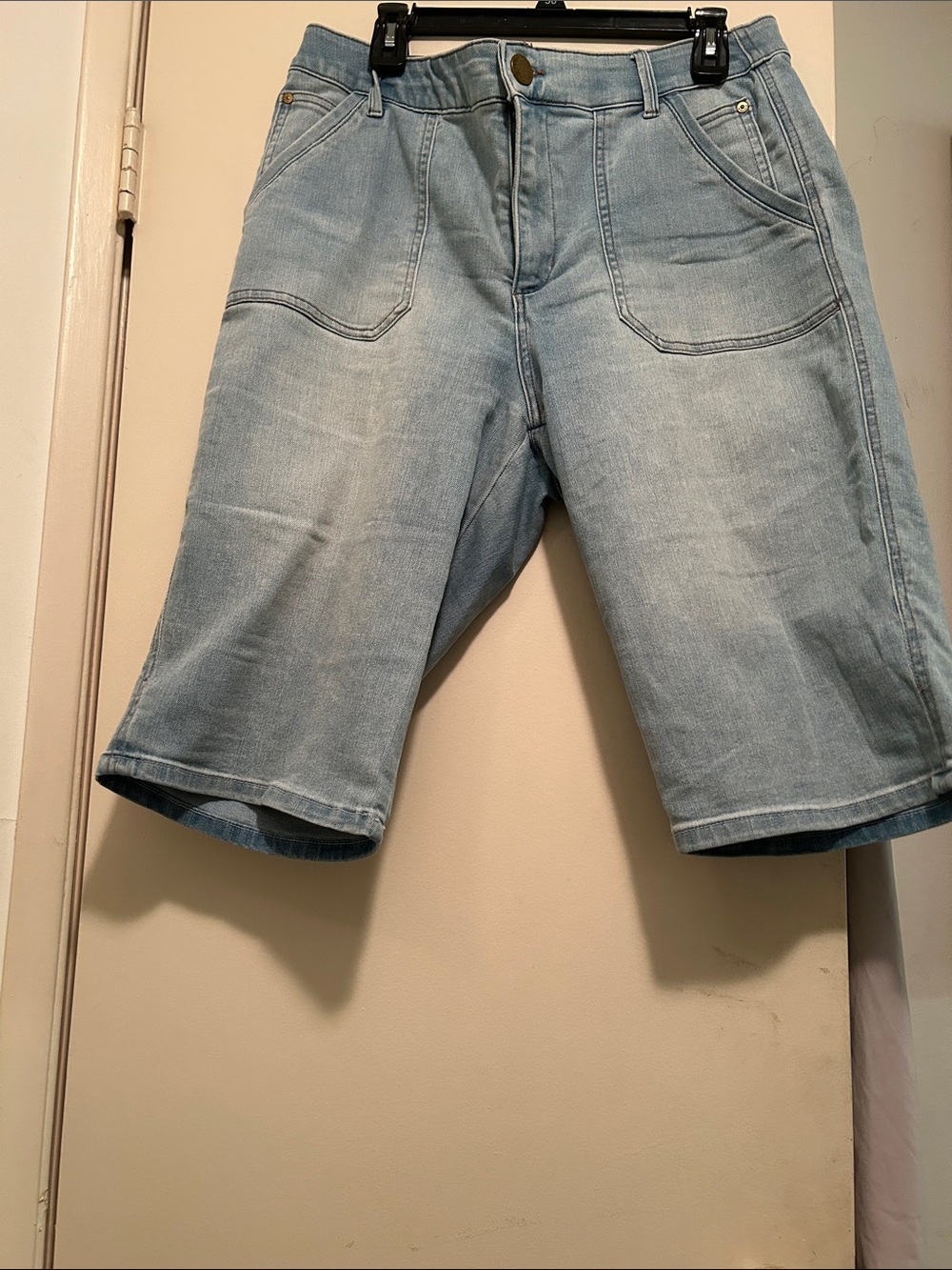 Wit & Wisdom Light Blue Denim Capri Shorts with Patch Pockets